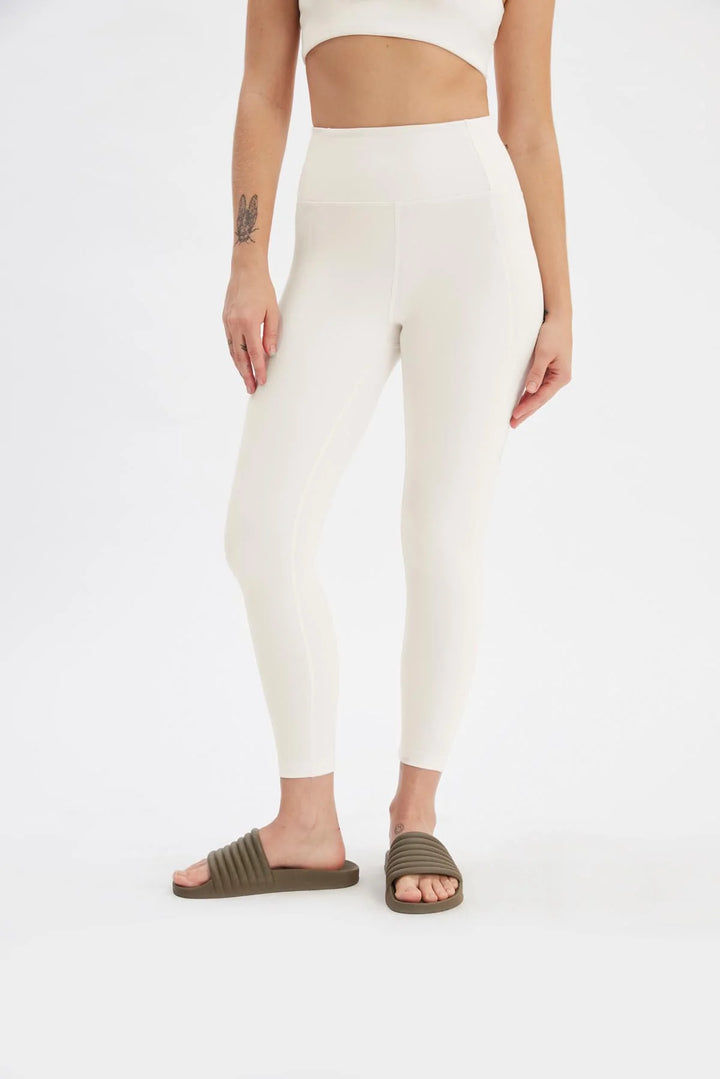 High-Rise Compressive Legging 23.75"