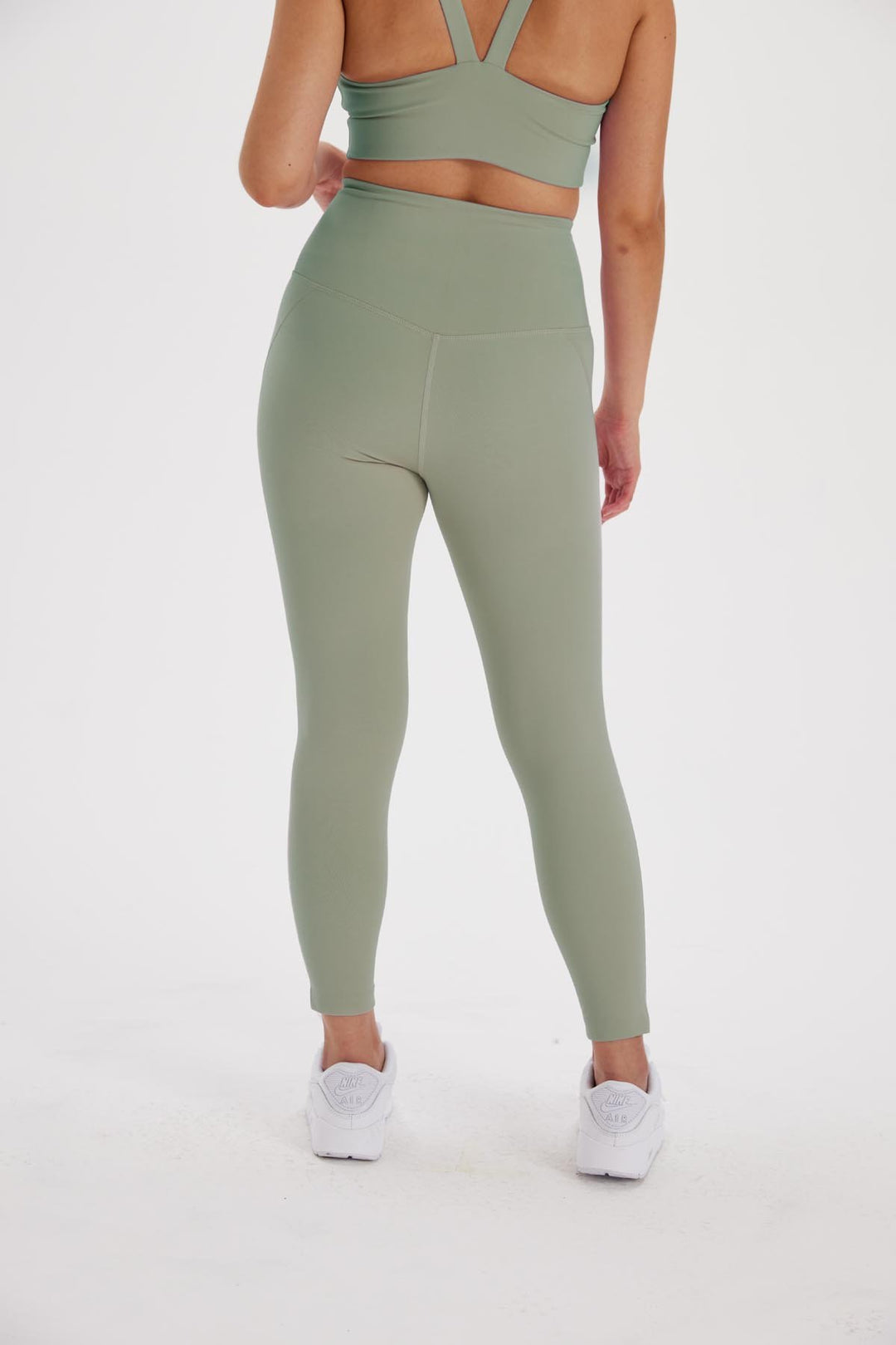 High-Rise Compressive Legging 23.75"