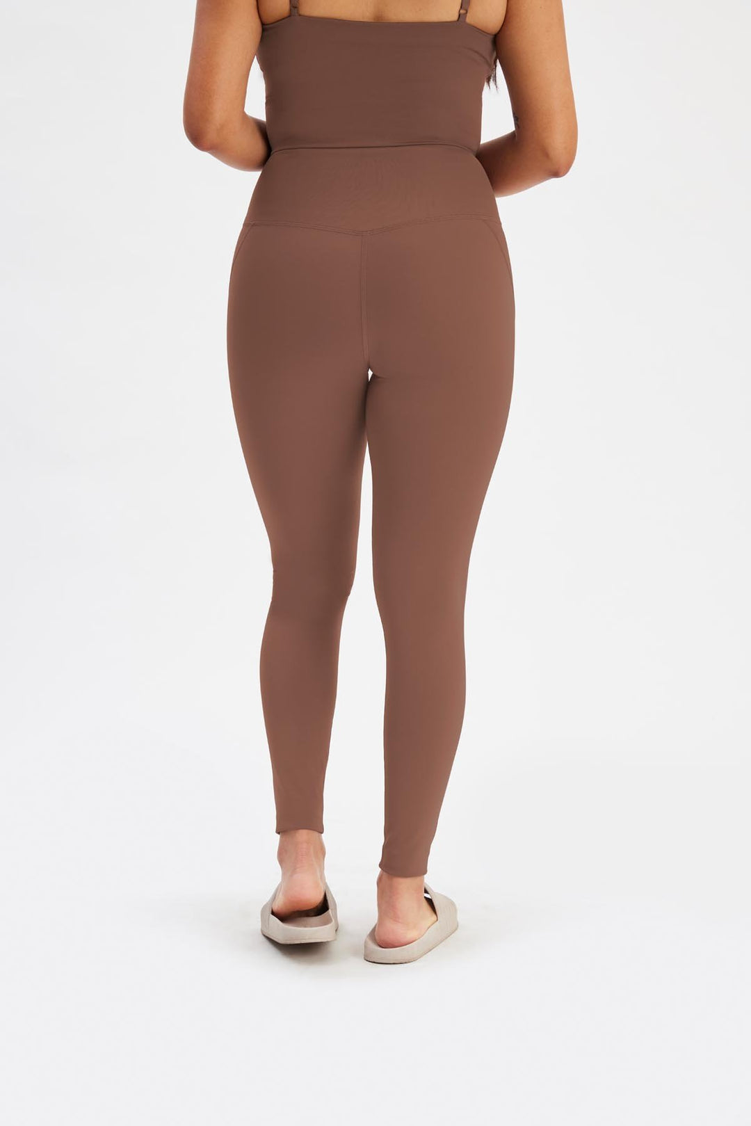 High-Rise Compressive Legging 23.75"